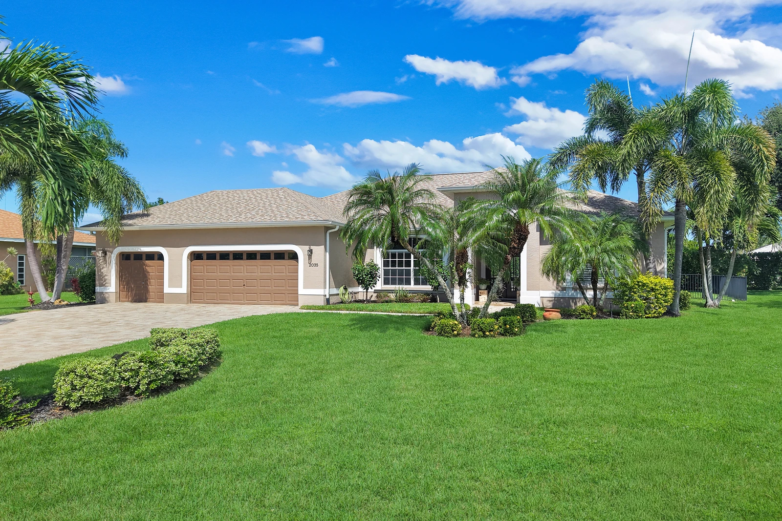 2035 Teagarden Ln exterior
