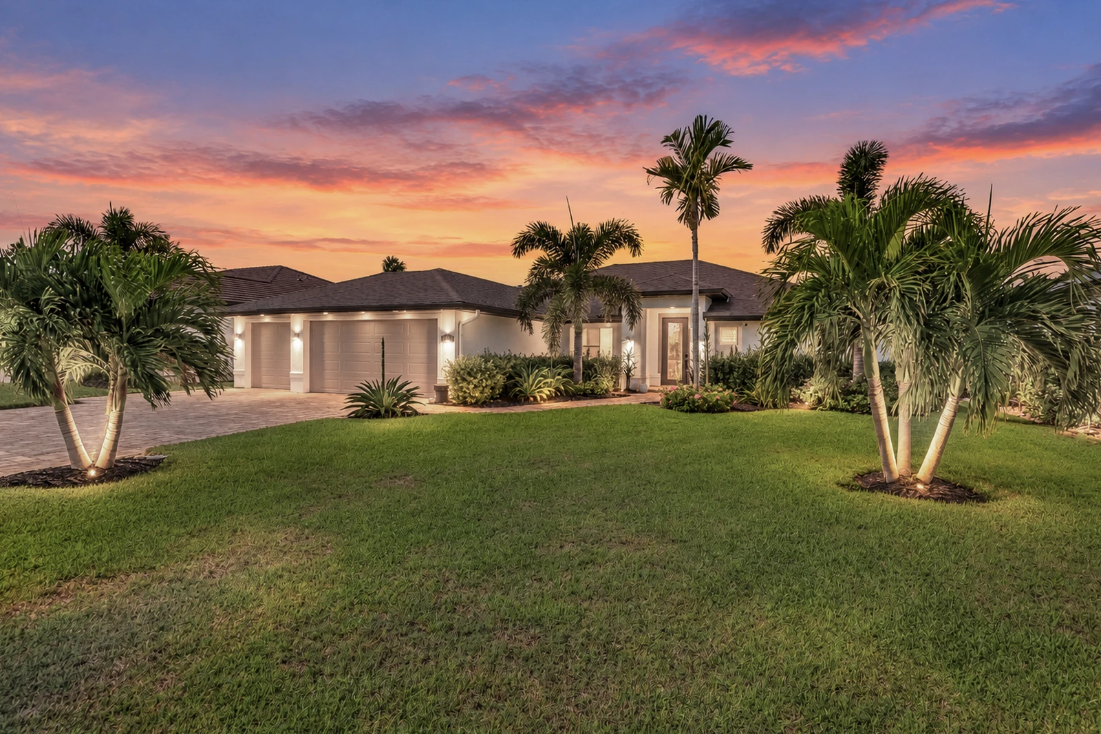 4934 Agualinda Blvd exterior